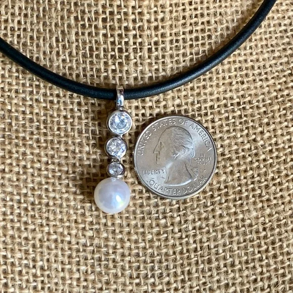 🗝️ Genuine Cubic Zirconia with Faux Pearl Pendant on a Faux Black Leather Rope - Picture 4 of 8